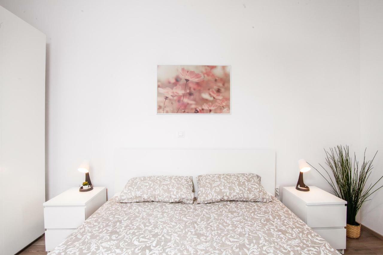 Apartment Kensi*** Пула Екстер'єр фото